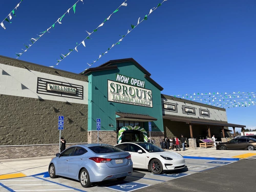Sprouts Farmers Market storefront in Middletown on opening week